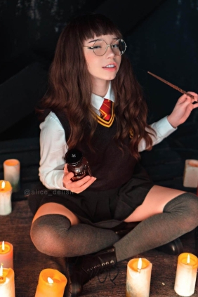 Alice Delish Moaning Myrtle[14P26M]