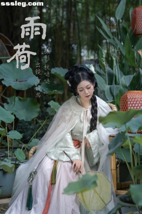 [YITUYU艺图语]2023.08.25 雨荷 沉诗思[37P279M]