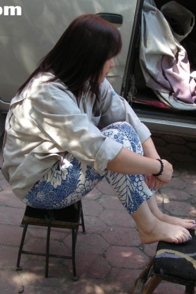 [赤足者] 修鞋摊偶尔路过偶遇[32P161M]