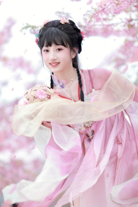[YITUYU艺图语]2025.04.22 落樱 小王碎彬彬[13P117M]
