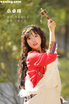 [YITUYU艺图语]2022.11.11 小卓玛 小薇人儿[32P380M]