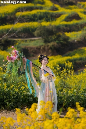 [YITUYU艺图语]2025.04.12 油菜花与少女 Yimi[37P741M]