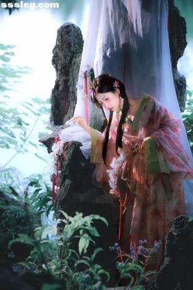 [YITUYU艺图语]2025.10.10 兰花螳螂 玉彤[23P289M]