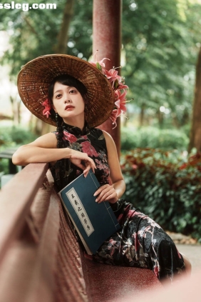[YITUYU艺图语]2025.11.11 红墙倩影 李里里[25P322M]