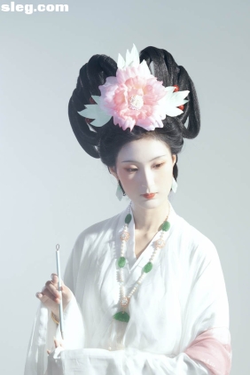 [YITUYU艺图语]2025.07.19 瓷人仿妆 思凡 荷里寒[13P246M]