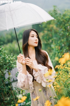 [YITUYU艺图语]2025.08.20 唯美风花开无尽夏 小雅[16P236M]