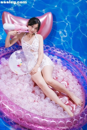 若颖 泳池[109P263M]
