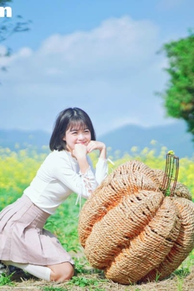 [YITUYU艺图语]2025.07.20 春日花田元气少女 晓颖葵子[21P533M]
