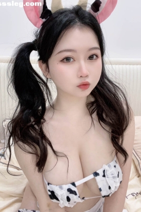 蜜桃少女是依酱呀 奶牛[23P+4V149M]