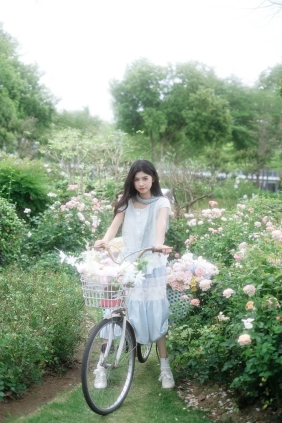 [YITUYU艺图语]2026.04.02 花海里的白月光 欧阳明慧[22P459M]
