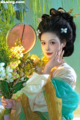 [YITUYU艺图语]2025.05.12 春日宴 奇妙薇薇vv[17P293M]