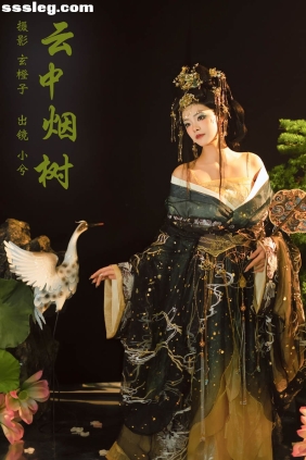 [YITUYU艺图语]2024.04.23 云中烟树 小兮呀[21P235M]