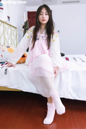 物恋传媒 No.2397 美兔 粉色棉袜[150P+1V3.88G]
