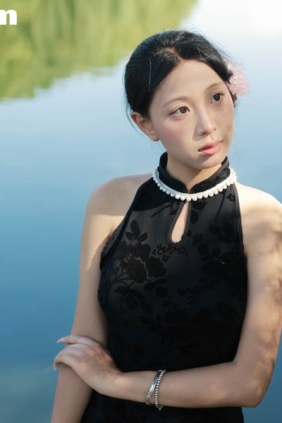 [YITUYU艺图语]2025.10.22 湖边旗袍 小u[46P904M]