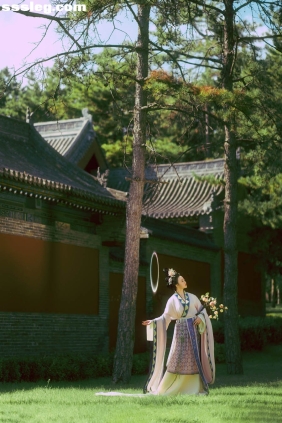 [YITUYU艺图语]2025.09.30 神女图 卿音[27P308M]