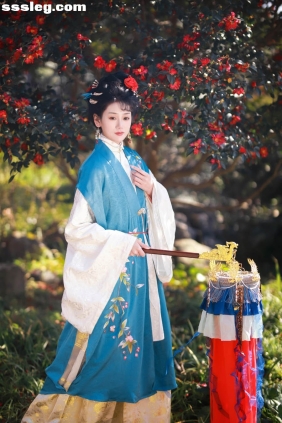 [YITUYU艺图语]2025.07.15 山茶花开 一只大大大李子[20P28M]