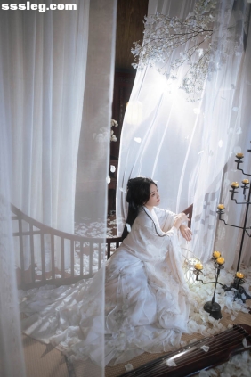 [YITUYU艺图语]2025.11.11 花间月 芝芝琪[25P235M]